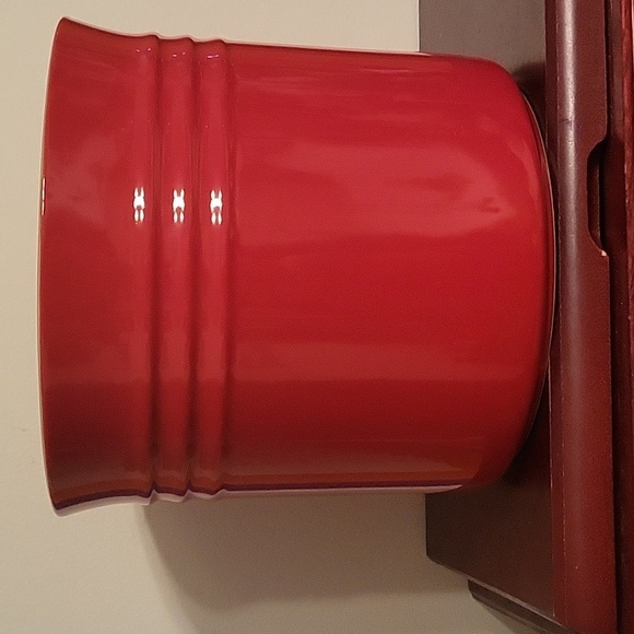 Le Creuset Kitchen Le Creuset 275 Quart Utensil Holder Poshmark